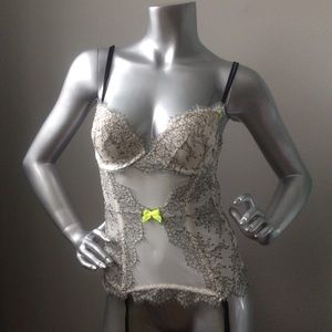 VS lace corset w/ push-up cups & removable garters